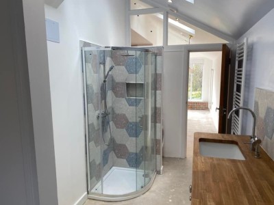 outbuilding conversion kitchen shower room croydon
